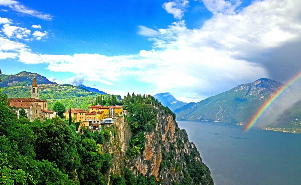 Casa Nonno Sergio Lake View By Gardadomusmea Tremosine Exterior foto